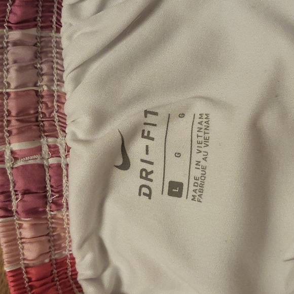 Nike Dri-Fit Shorts - Picture 3 of 4